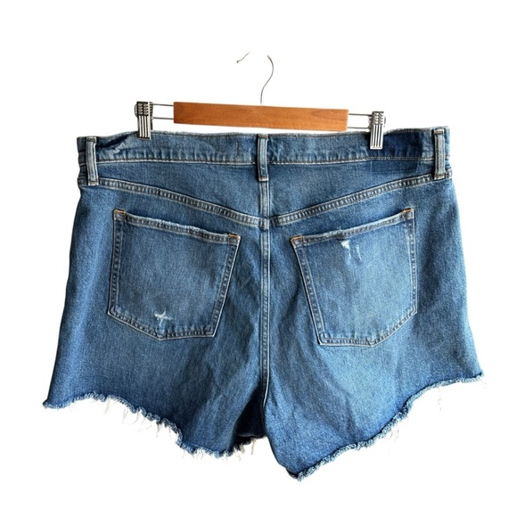 Abercrombie & Fitch - NWT The High Rise 4” Mom Curve Love Jean Shorts Sz 18 - Picture 6 of 9